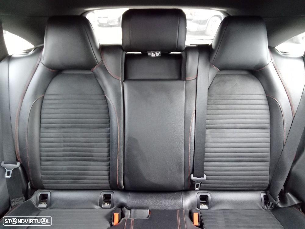 Mercedes-Benz CLA 220 Shooting Brake (CDI) d 4Matic 7G-DCT AMG Line - 23