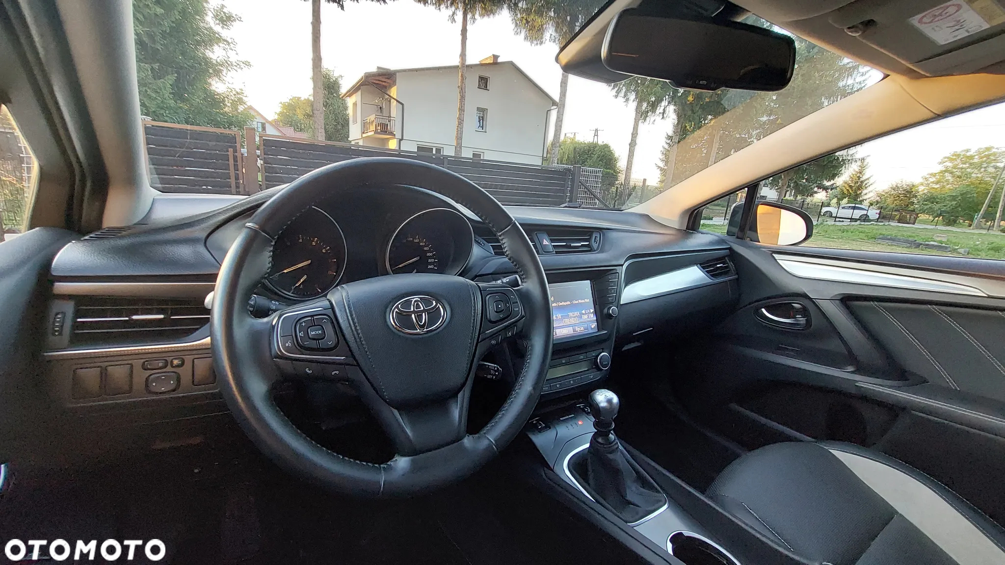 Toyota Avensis - 26
