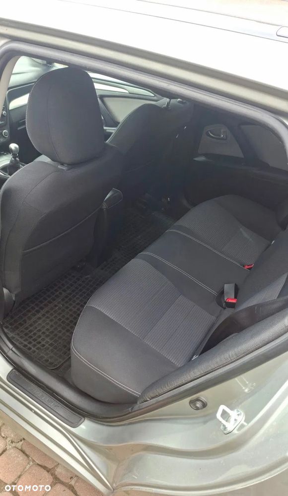 Toyota Avensis 2.0 D-4D Selection - 10