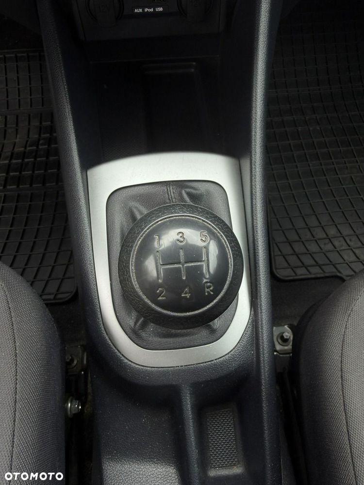 Kia Rio - 17