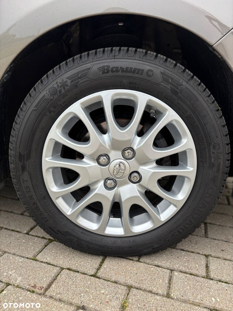 Toyota Yaris 1.0 Active EU6 - 13