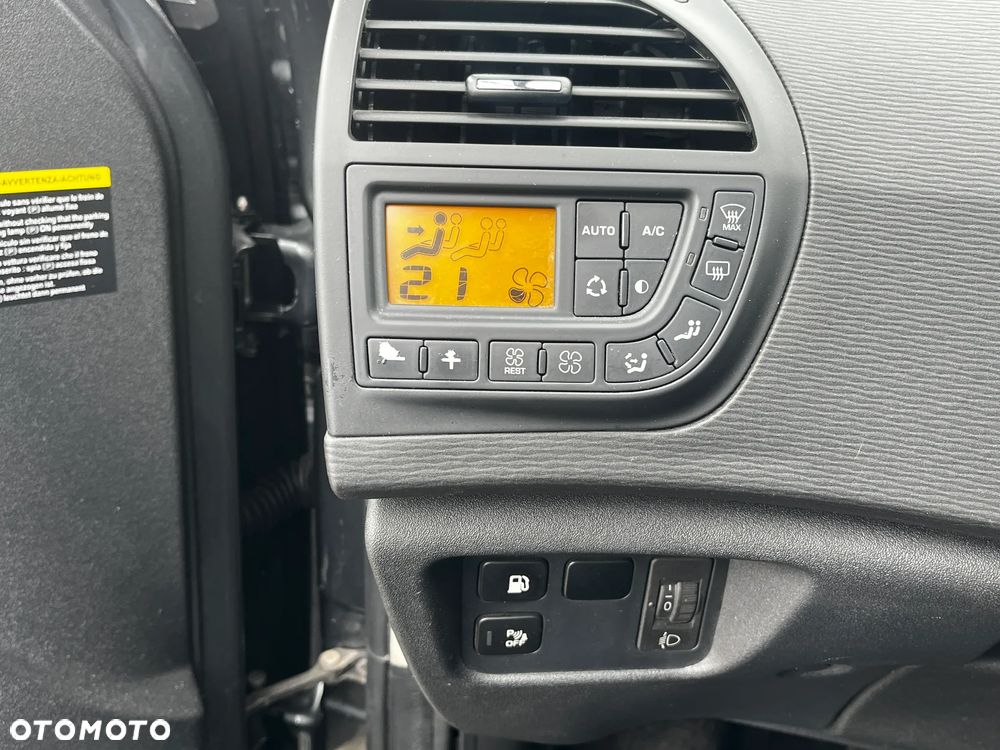 Citroën C4 Picasso 1.6 HDi Attraction - 19