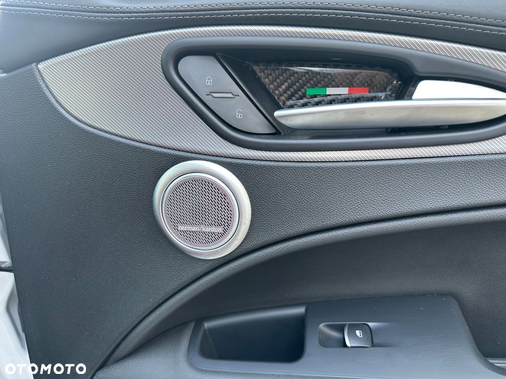 Alfa Romeo Stelvio 2.0 Turbo 16V AT8-Q4 Veloce - 21
