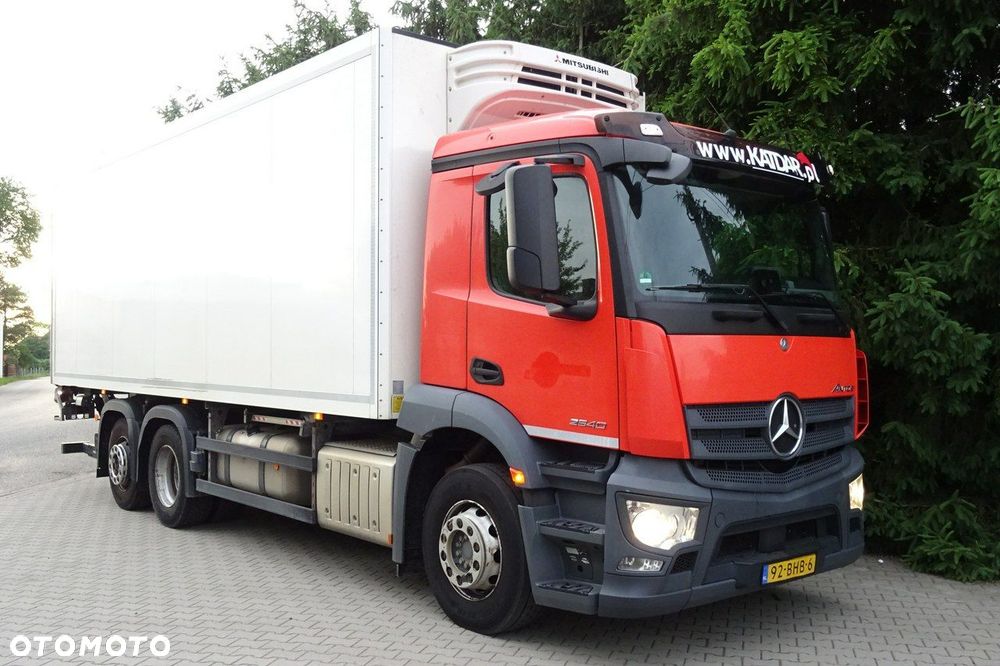 Mercedes-Benz Antos 2840 sypialna euro 6 kontener chłodnia 18 palet 3 osie - 26