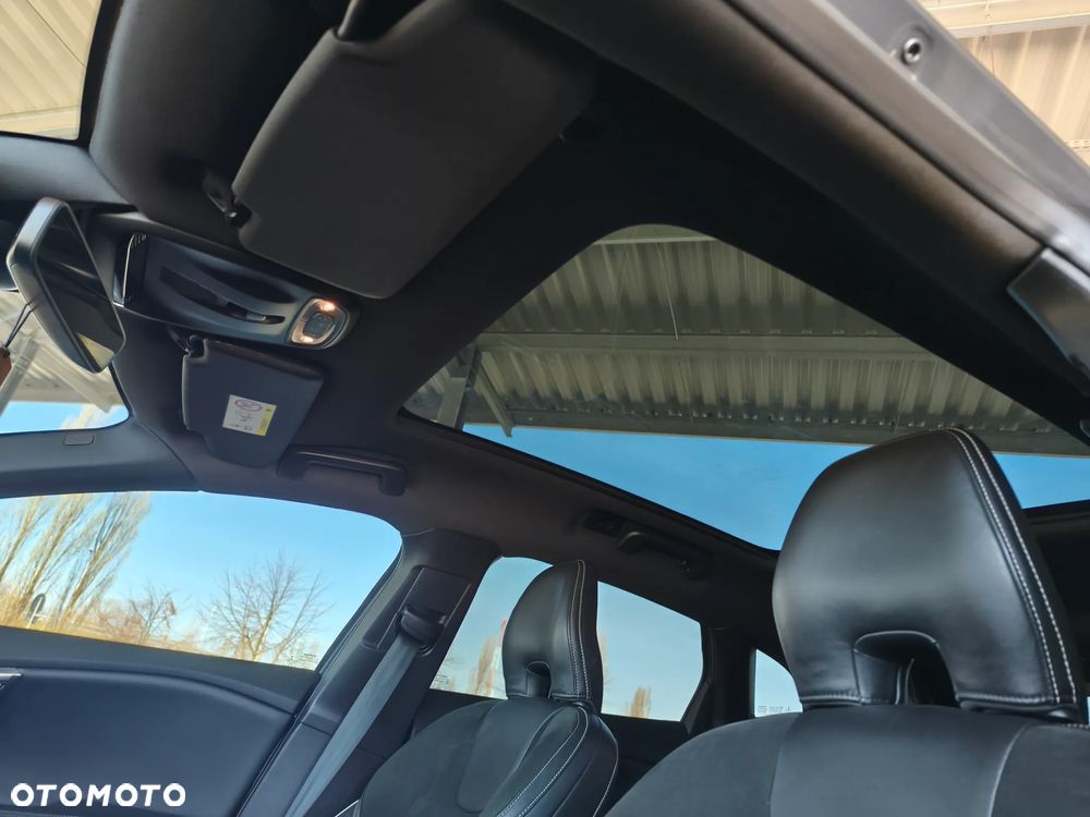 Volvo V40 D3 Geartronic Summum - 30