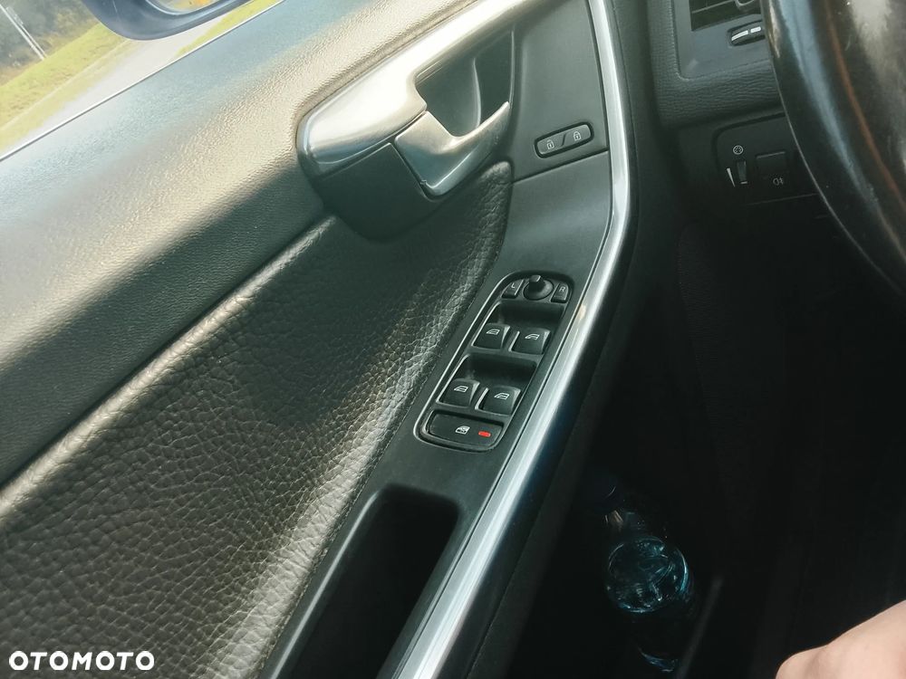 Volvo XC 60 - 8