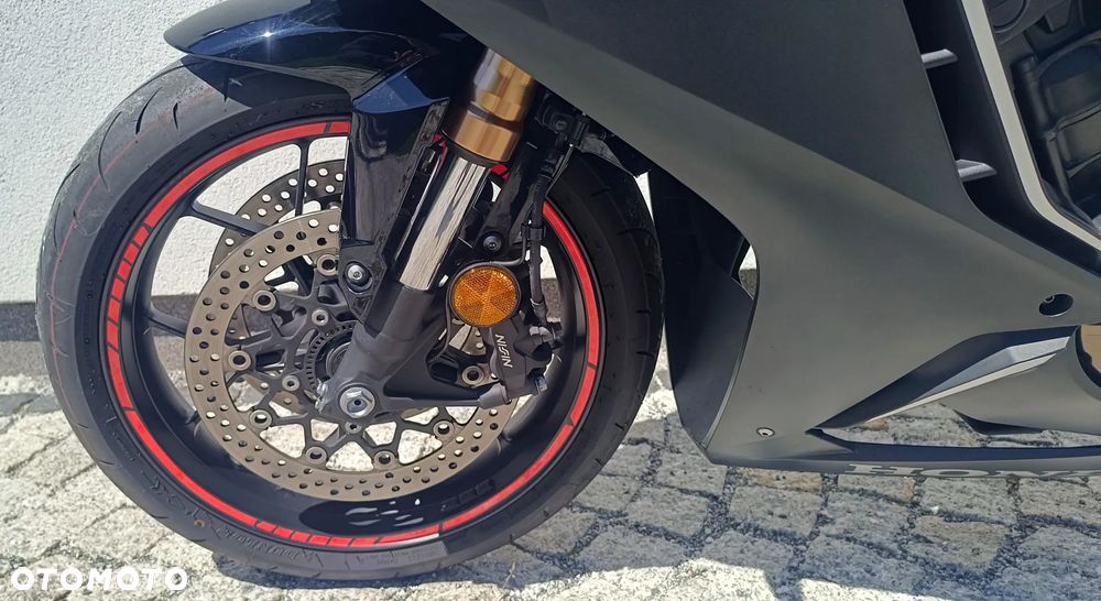 Honda CBR - 9