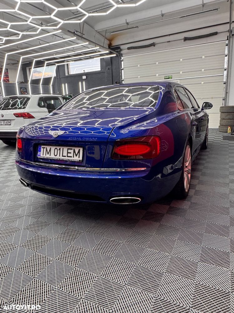 Bentley Flying Spur - 1