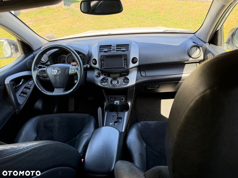 Toyota RAV4 2.2 D-4D 4x4 Executive - 13