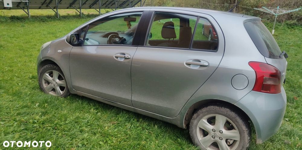 Toyota Yaris 1.3 Unlimited - 3