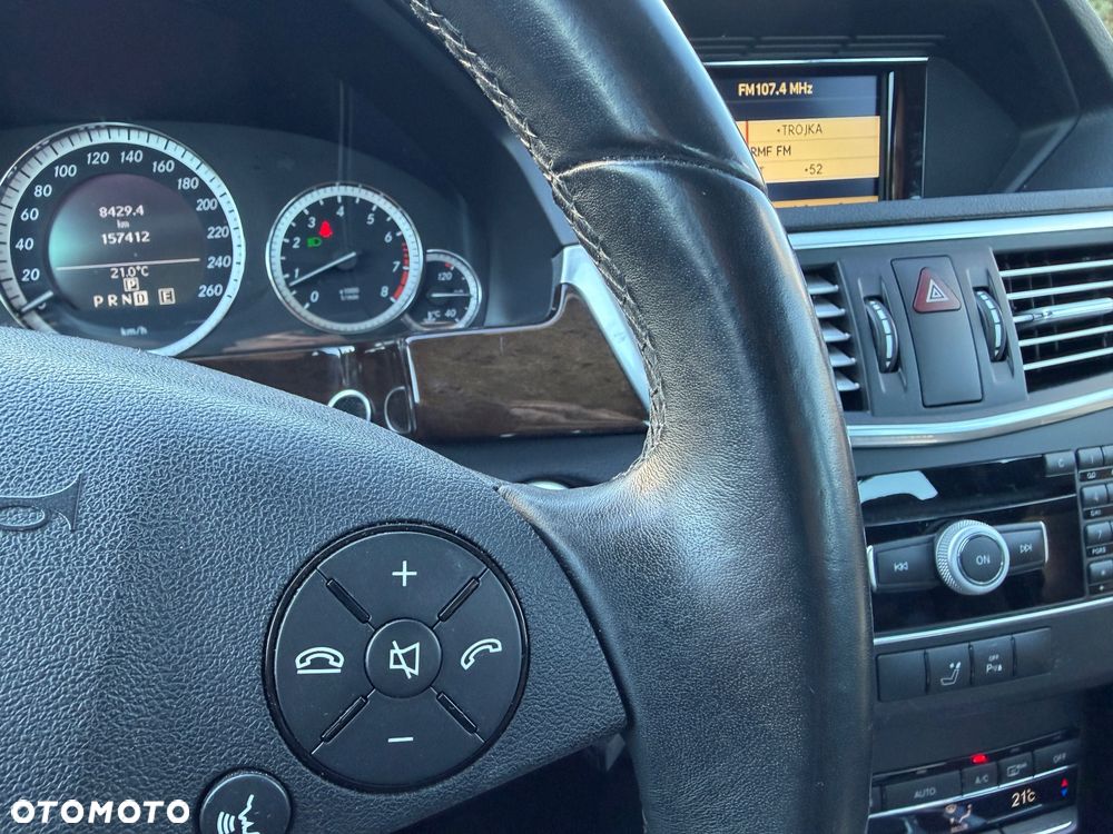 Mercedes-Benz Klasa E 200 CGI BlueEFFICIENCY 7G-TRONIC - 21