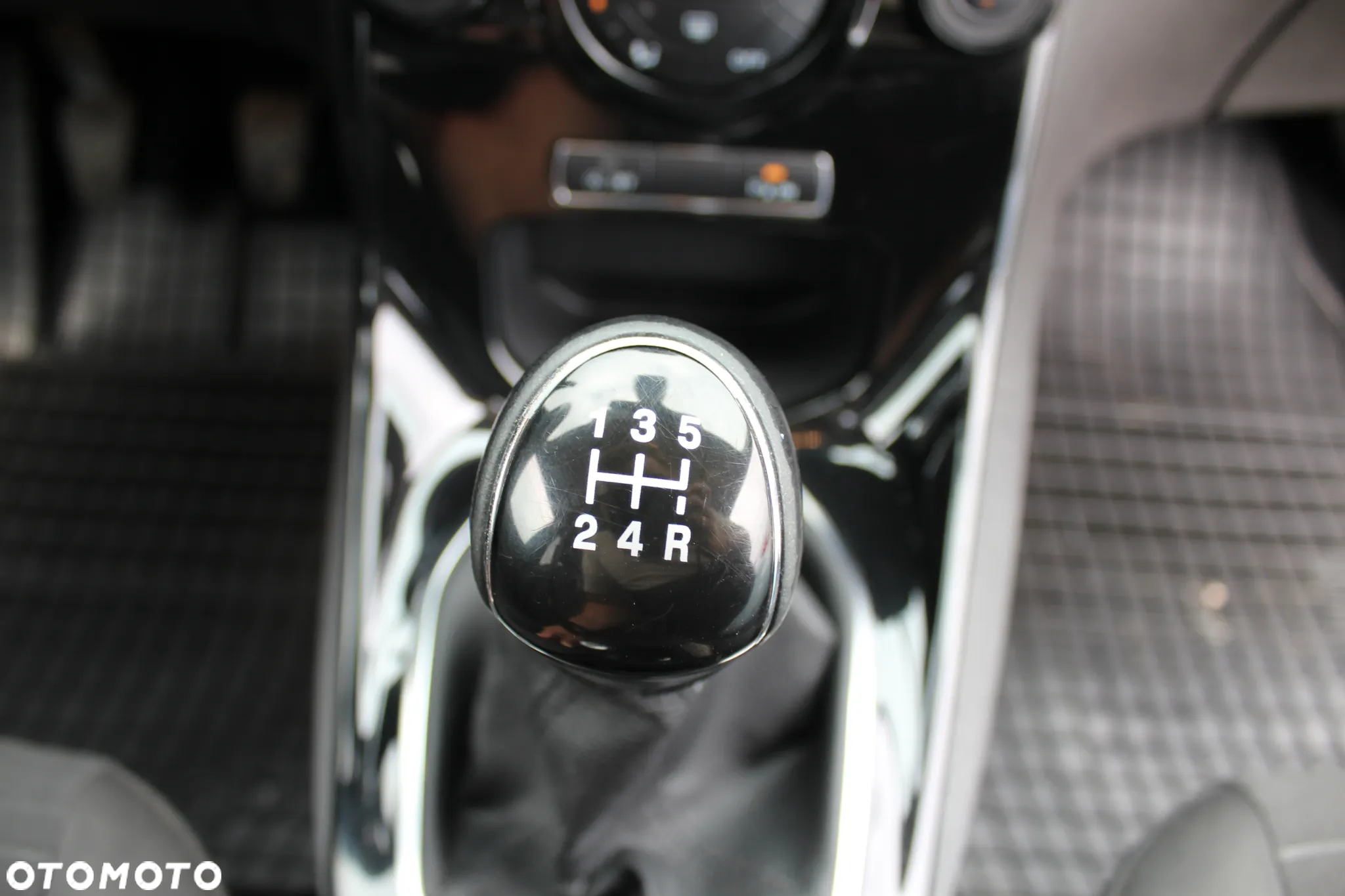 Ford Fiesta 1.0 EcoBoost Start-Stop Titanium - 29