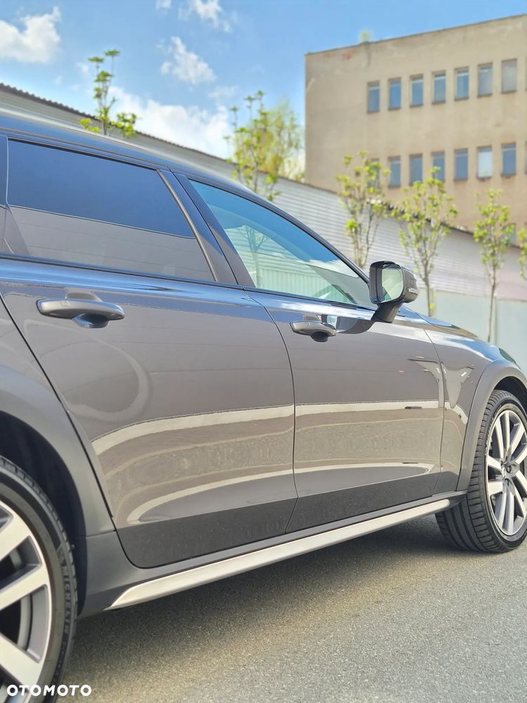 Volvo V90 Cross Country D5 SCR AWD Momentum Pro - 34