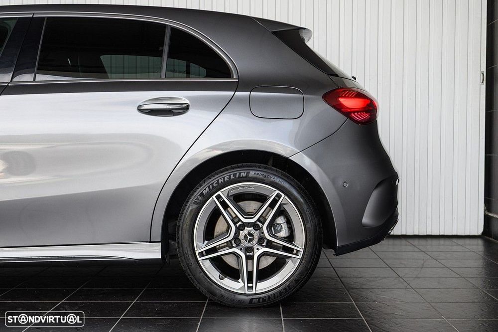 Mercedes-Benz A 250 e AMG Line - 11