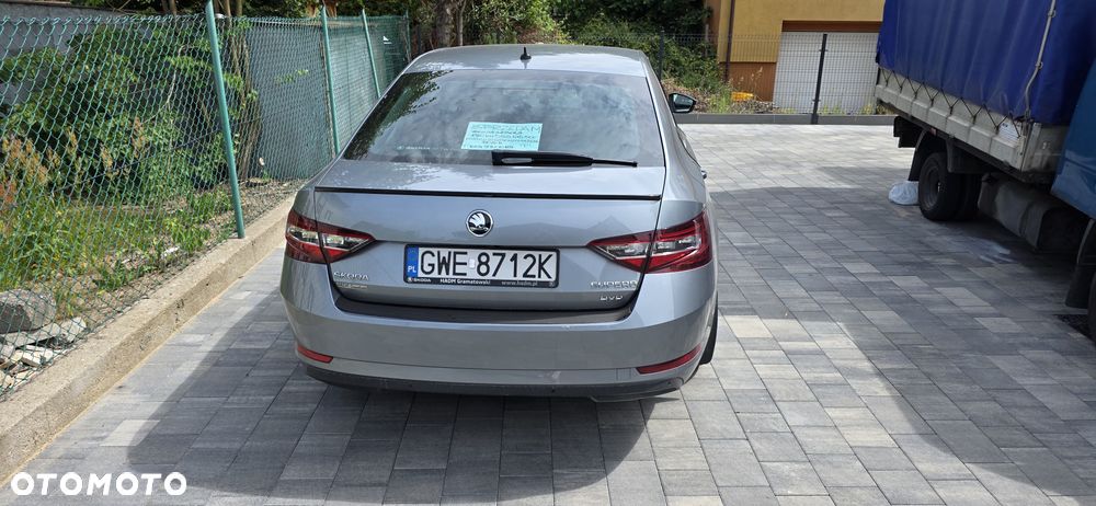 Skoda Superb 2.0 TDI 4x4 L&K DSG - 4