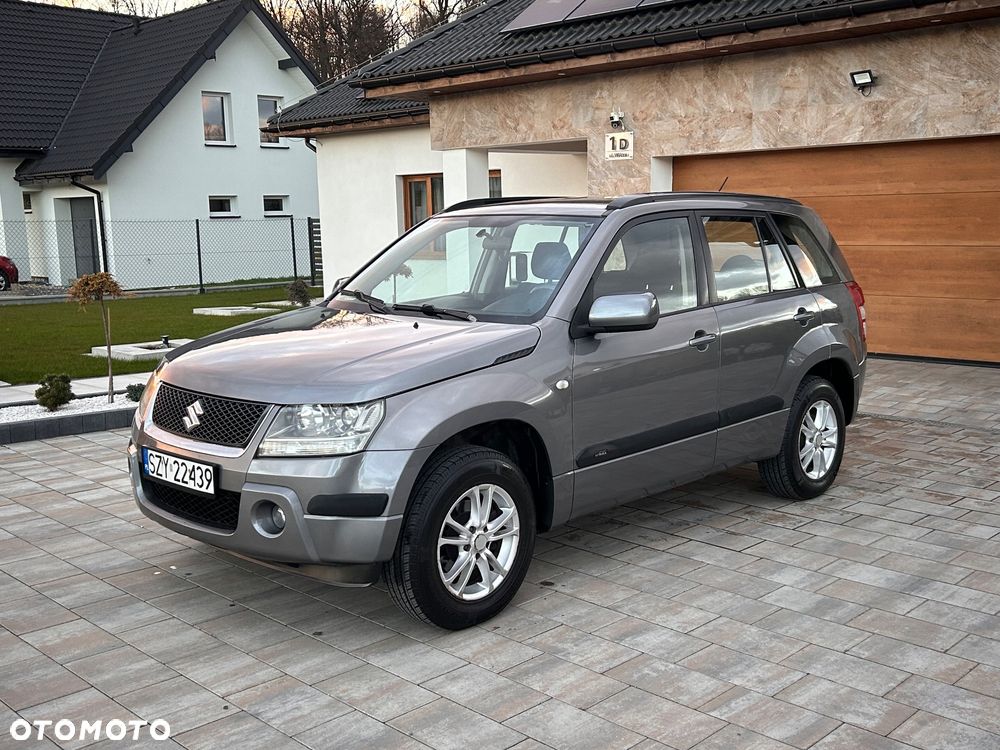 Suzuki Grand Vitara 2.0 - 16