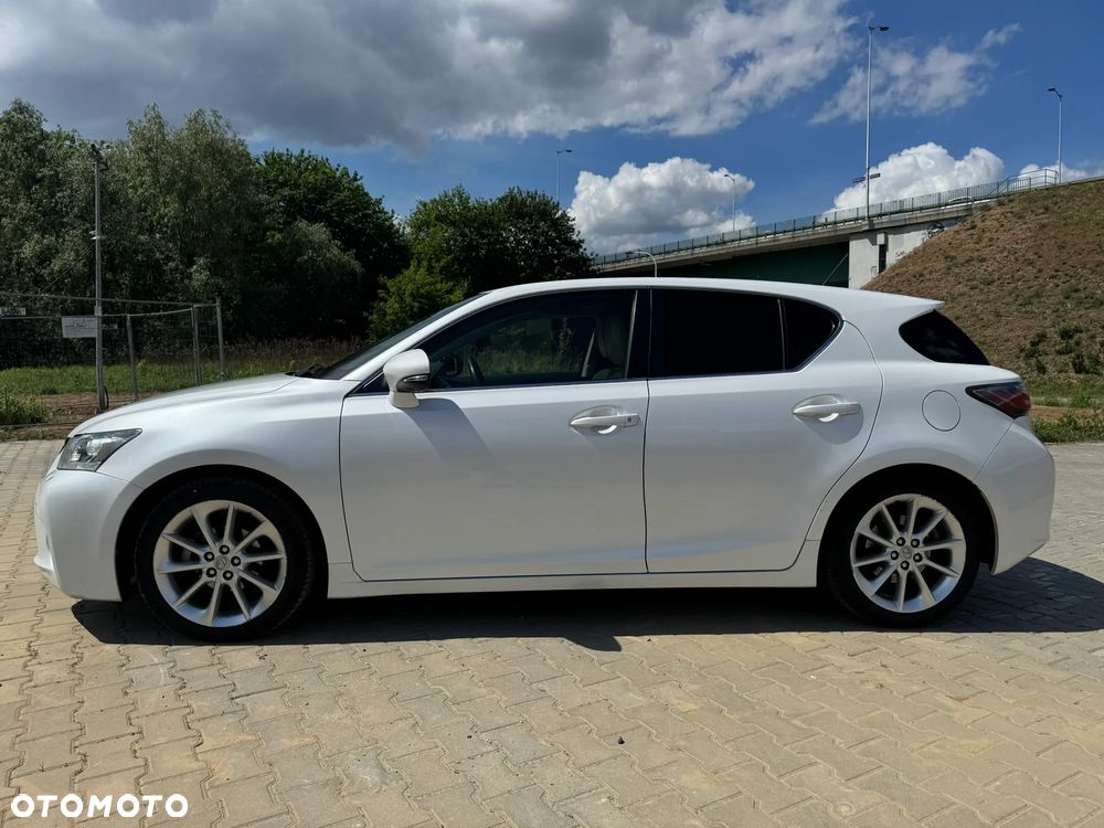 Lexus CT 200h Prestige - 2