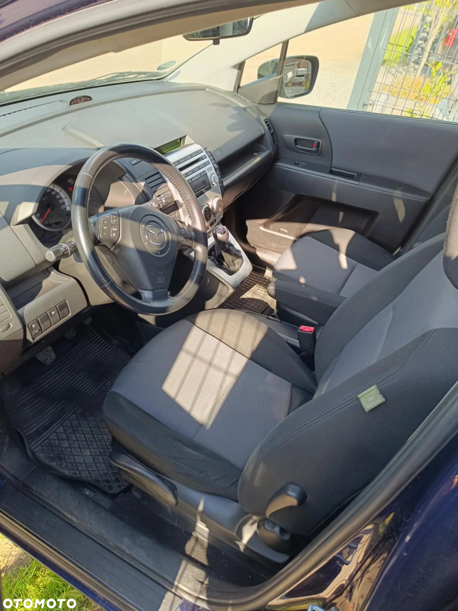 Mazda 5 - 7