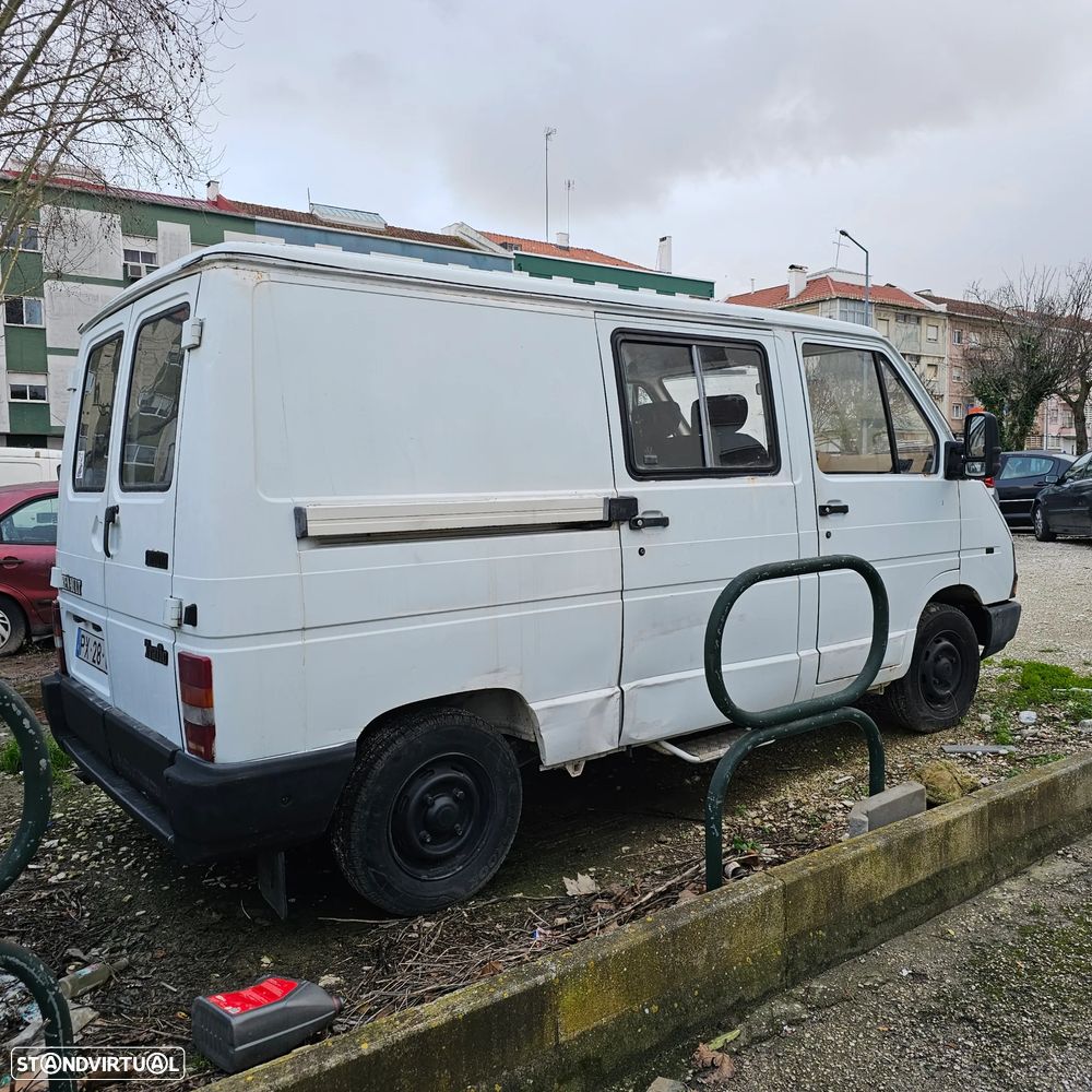 Renault Trafic 2.1 D T5 B3 - 10