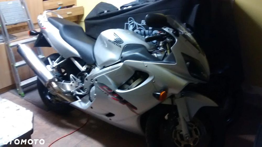 Honda CBR - 3