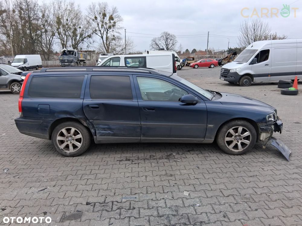 Auto na części - VOLVO V70  WSZYSTKIE CZĘŚCI  SILNIK SKRZYNIA Lakier 492 Silnik Skrzynia Drzwi Klapa Zderzak Lampa Lusterko Szyba Szyberdach Panorama Deska Kokpit Sterownik Moduł Czujnik Licznik Wyświetlacz Kierownica - 10