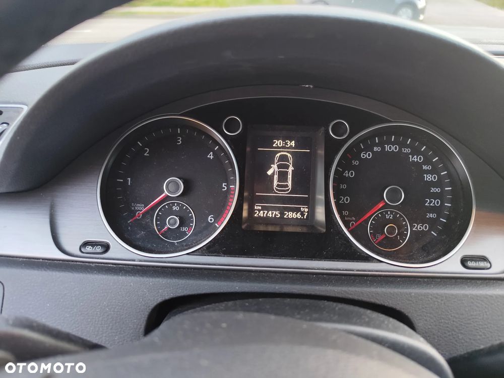 Volkswagen Passat 2.0 TDI Comfortline DSG - 10