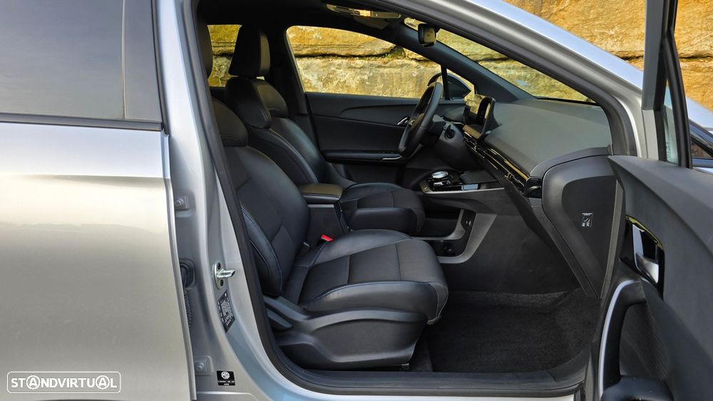 MG MG4 64 kWh Luxury - 51