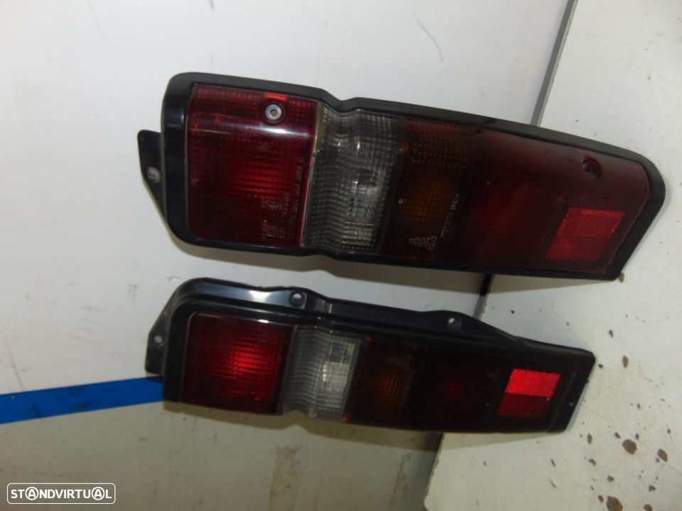 Toyota Hiace farolins - 3