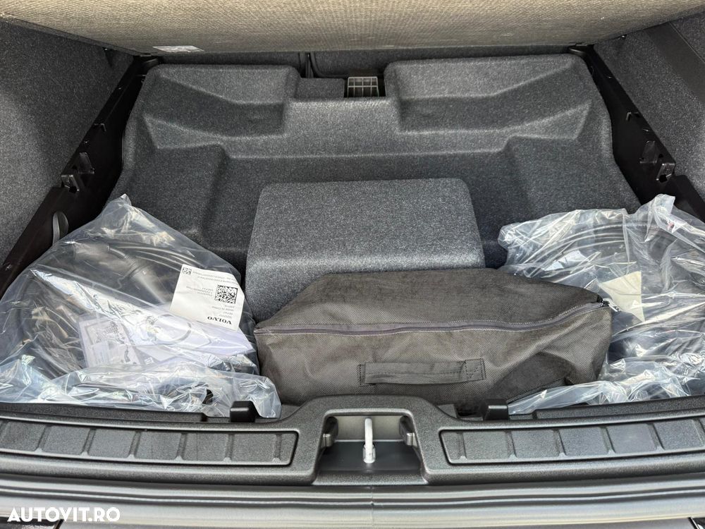 Volvo XC 40 T5 Twin Engine DKG Momentum Pro - 12