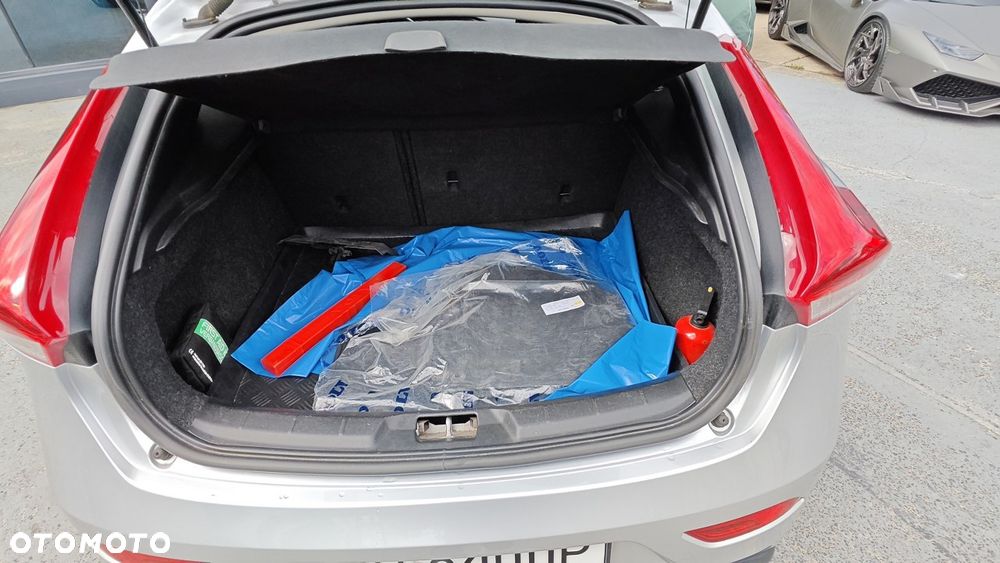 Volvo V40 D3 Drive-E SCR Momentum - 27