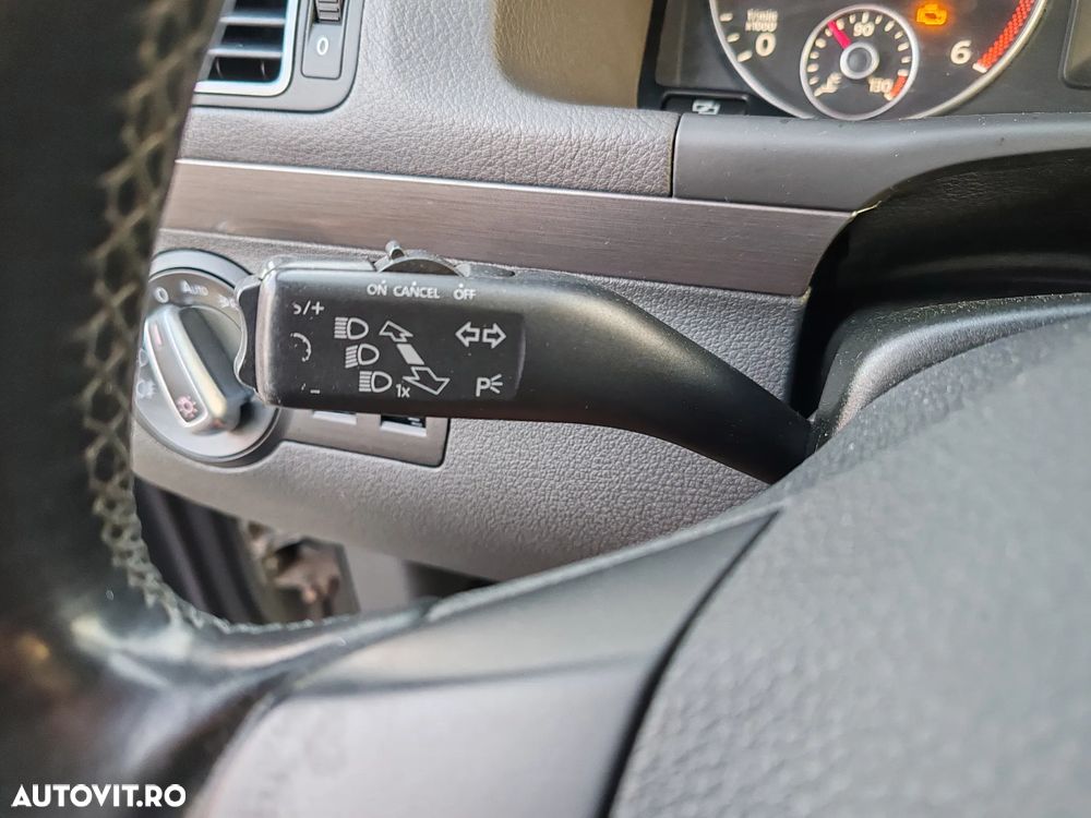 VOLKSWAGEN Touran 2010 — imagine 11