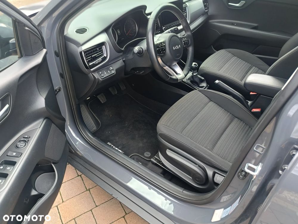 Kia Stonic - 32