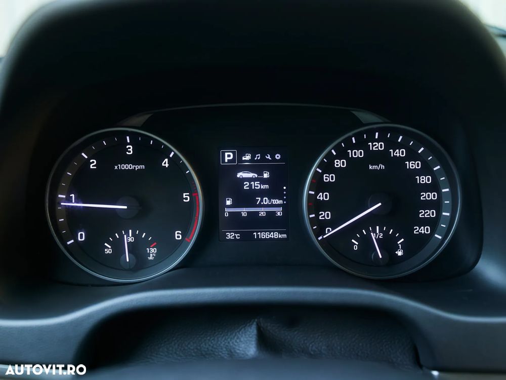 Hyundai Elantra - 23