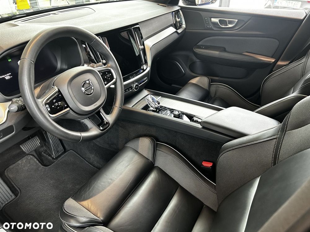 Volvo V60 Cross Country - 9