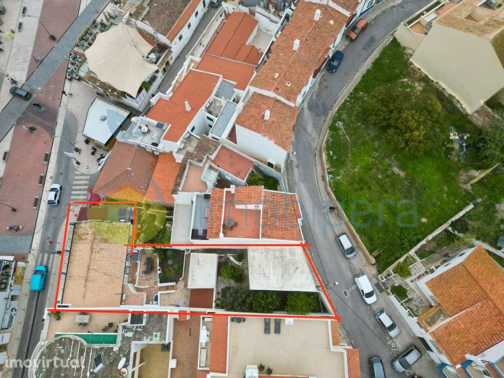 Prédio habitacional e comercial em Carvoeiro - Grande imagem: 2/35