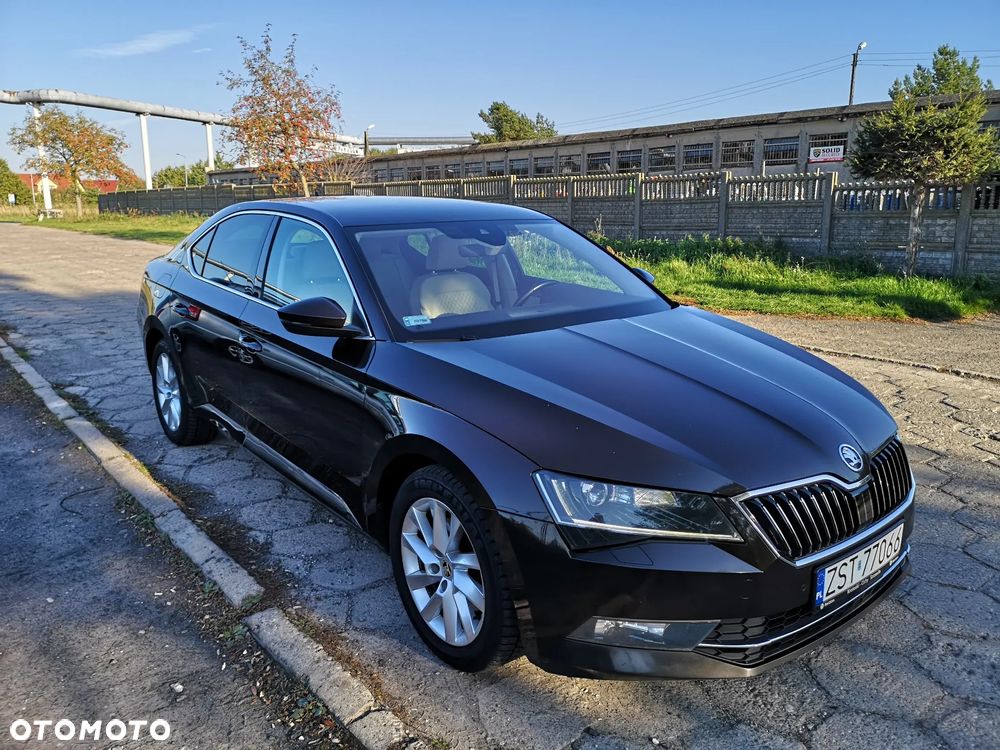 Skoda Superb 2.0 TDI DSG Premium Edition - 1