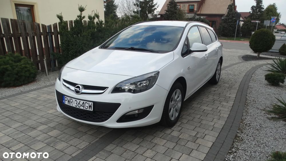 Opel Astra 1.4 Turbo Exklusiv - 1