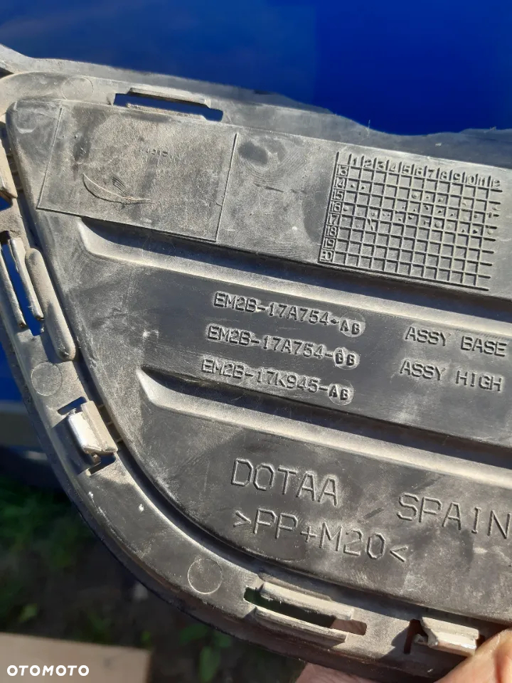 Środkowa Kratka Zderzaka Ford S-Max 2015-> EM2B-17A754-AB Kratka w zderzak przedni Ford S-Max 2015 2016 2017 2018 - 3