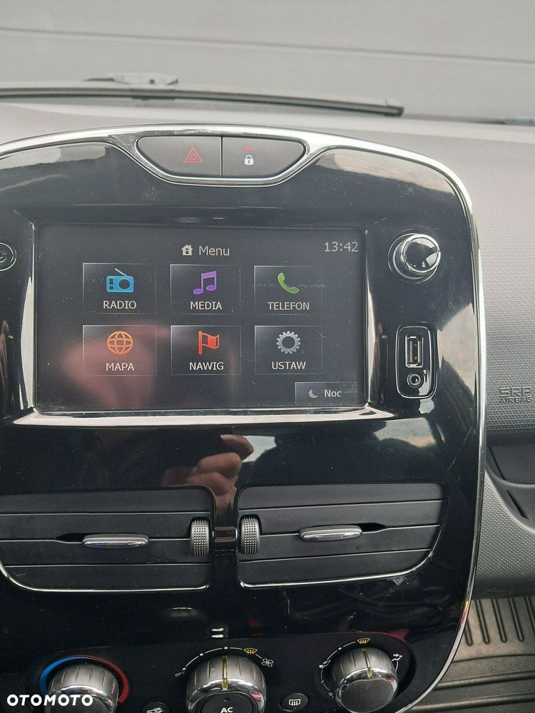 Renault Clio - 24