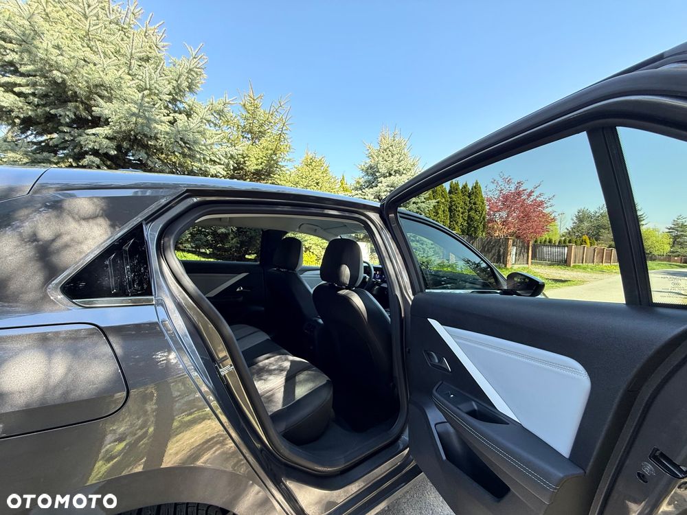 Opel Astra 1.2 T Elegance S&S - 31