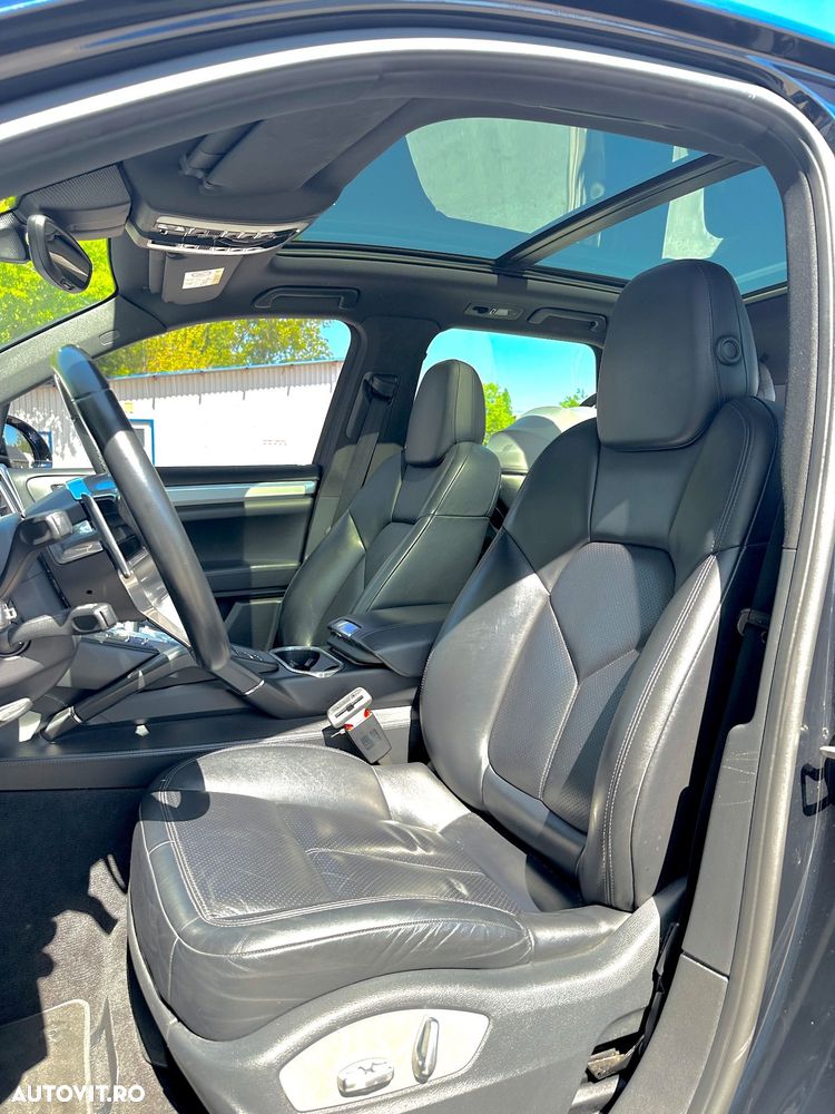 Porsche Cayenne - 9