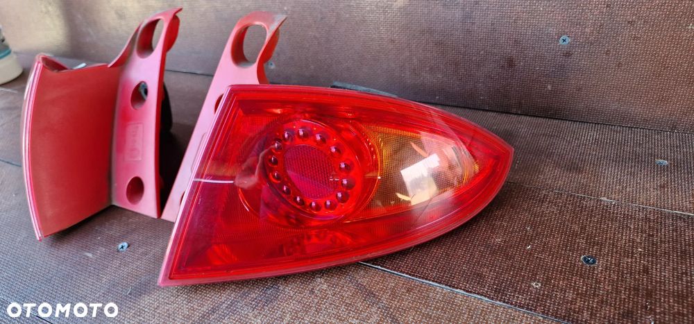 LAMPA LEWY/Prawy  TYŁ  SEAT Leon II 2005-2008r - 2