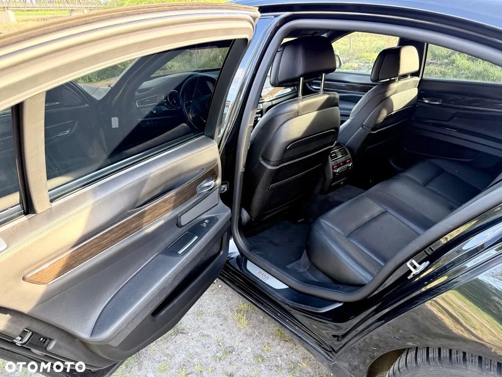 BMW Seria 7 750d xDrive - 12