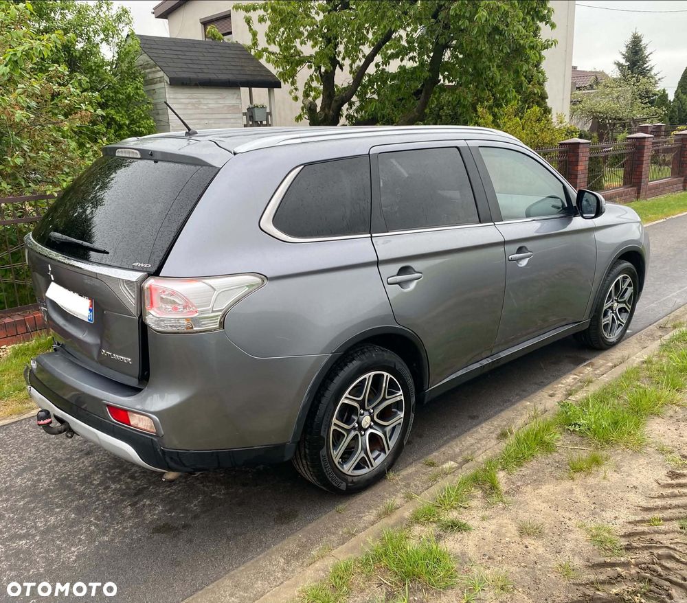 Mitsubishi Outlander - 9