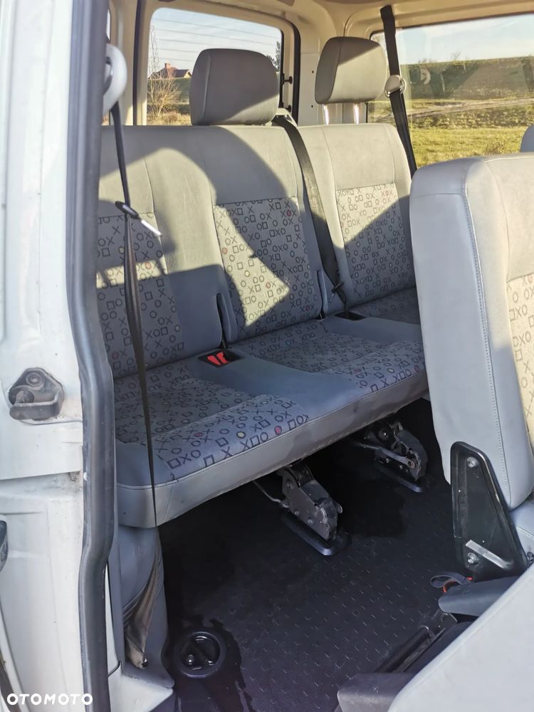 Volkswagen Transporter - 11