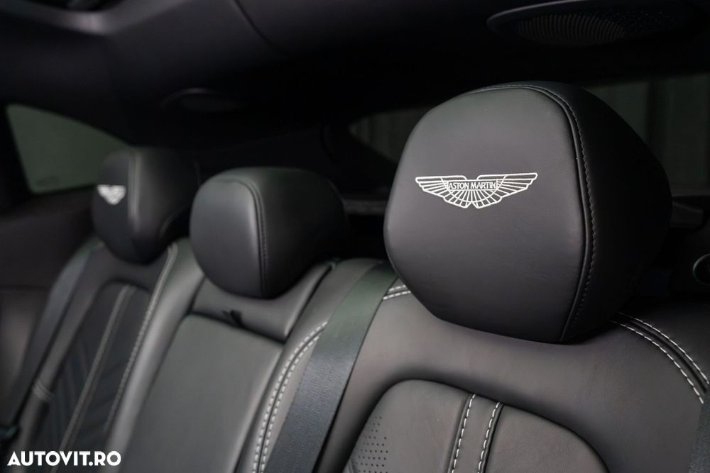 Aston Martin DBX - 30