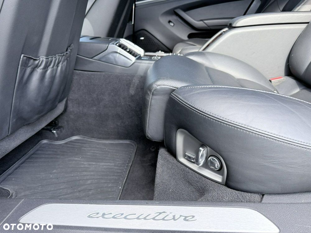 Porsche Panamera Turbo Executive - 25