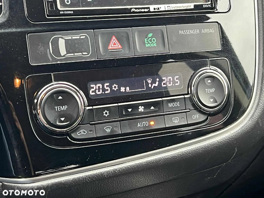 Mitsubishi Outlander - 24