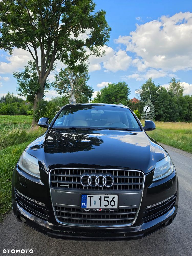 Audi Q7 - 1