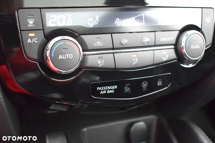 Nissan Qashqai 1.3 DIG-T TEKNA - 21